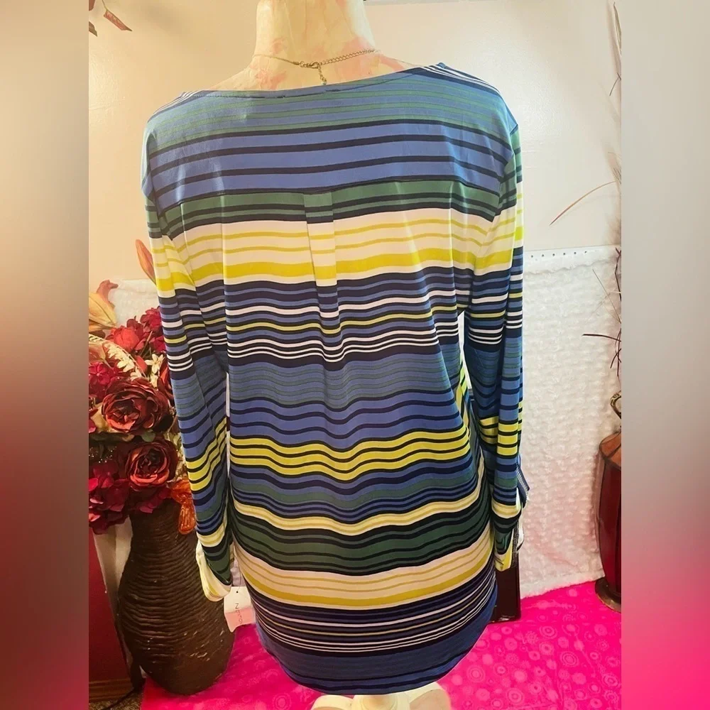 Daily 3/$25NWT NOTATIONS V NECK SILVER SEQUINS LONG SLEEVE TAILORED SIZE LARGE